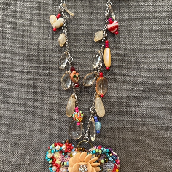 Handmade ‘junk jewelry’ heart necklace - Picture 11 of 12